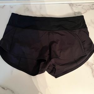 Lululemon 2.5” inseam seed shorts